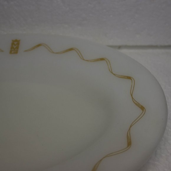 Vintage Pyrex Tableware Milk Glass MMG Oval Platter Gold Ribbon Pattern - Picture 2 of 6